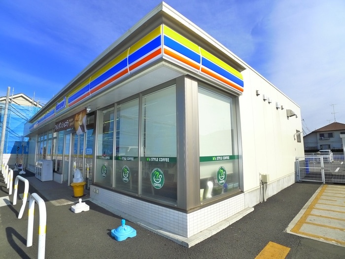 ミニストップ(コンビニ)まで759m マルヤスハウス