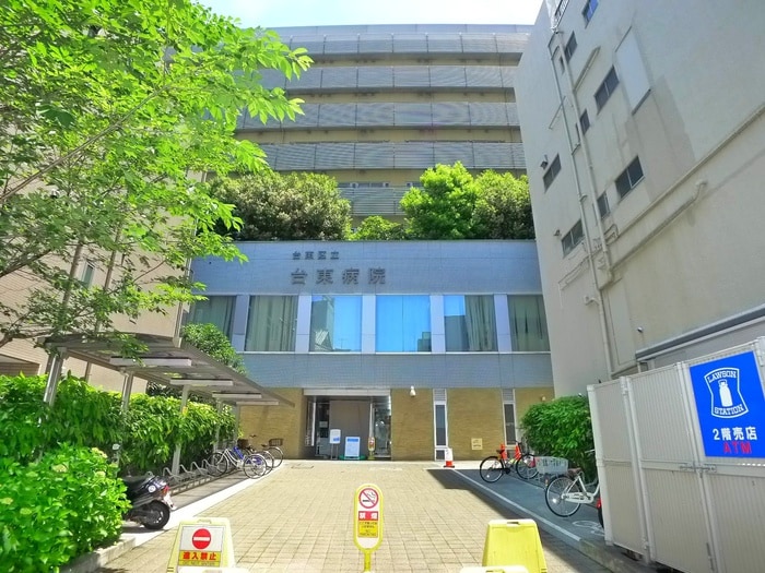 物件(病院)まで250m メインステージ浅草国際通り