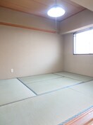 居室 ガ－デン・カラ－丸井