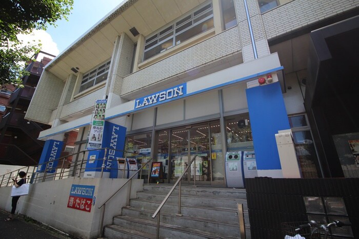 ローソン駒沢オリンピック公園前店(コンビニ)まで498m ハイツ大石