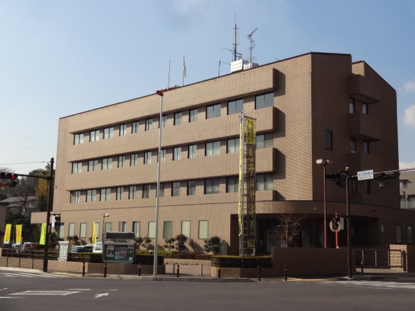 麻生警察署(警察署/交番)まで1400m 第９旭マンション