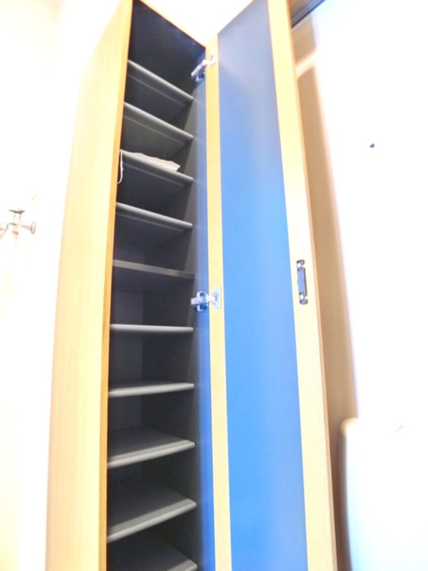 靴箱 リリックコ－ト梅田