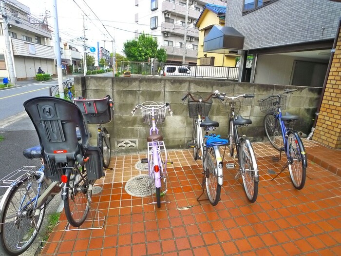 駐輪場 ハイム岡田