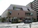 町田市立鶴川図書館(図書館)まで534m ハイライズ大蔵