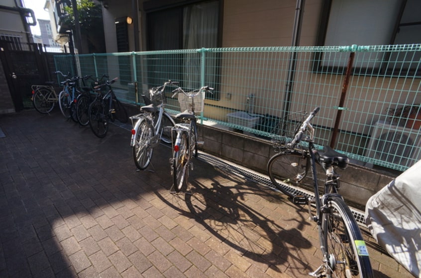 駐輪場 ハイネス１４