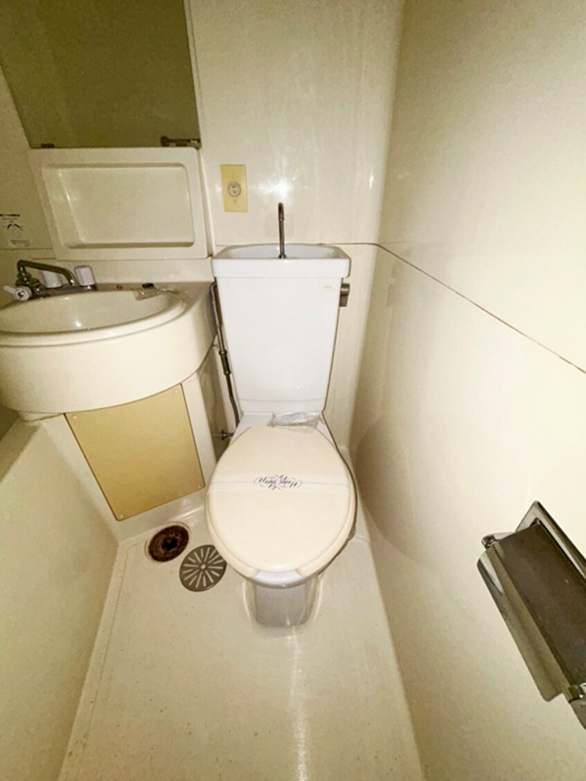 トイレ ﾆｭｰ・ｽﾃｲﾄ・ﾒﾅｰ(268)