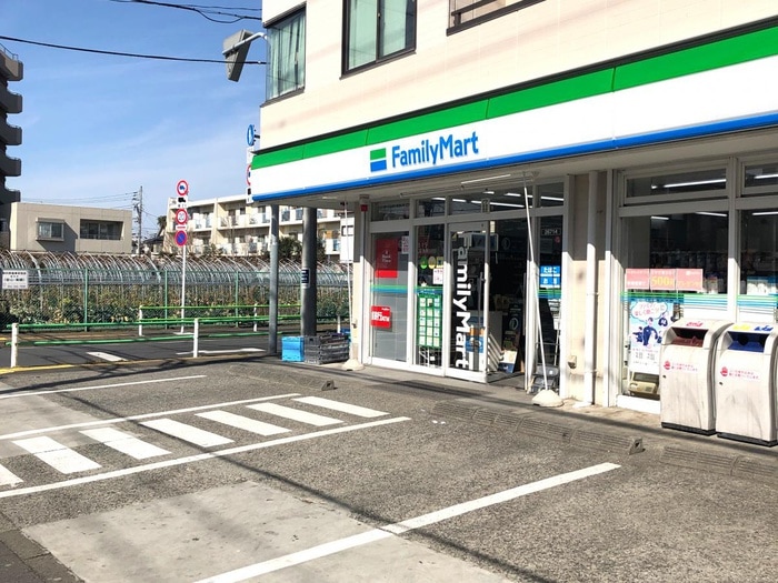 ファミリーマート(コンビニ)まで220m ﾗｲｵﾝｽﾞﾏﾝｼｮﾝ調布国領(203)