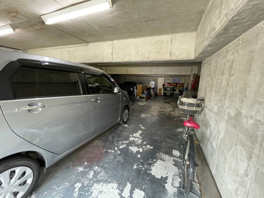 バイク置き場 メゾンフルール