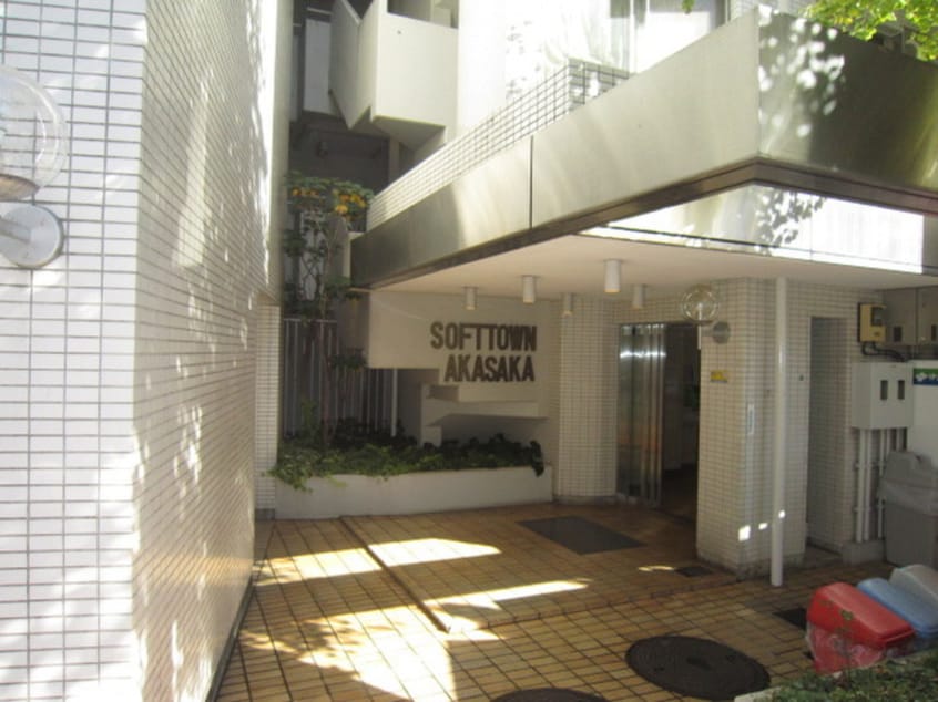 エントランス部分 ソフトタウン赤坂(215)