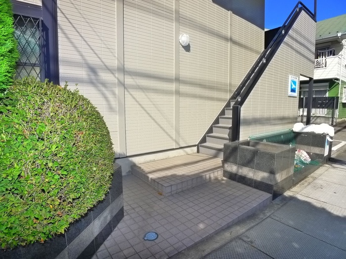 エントランス部分 ロイヤル行徳