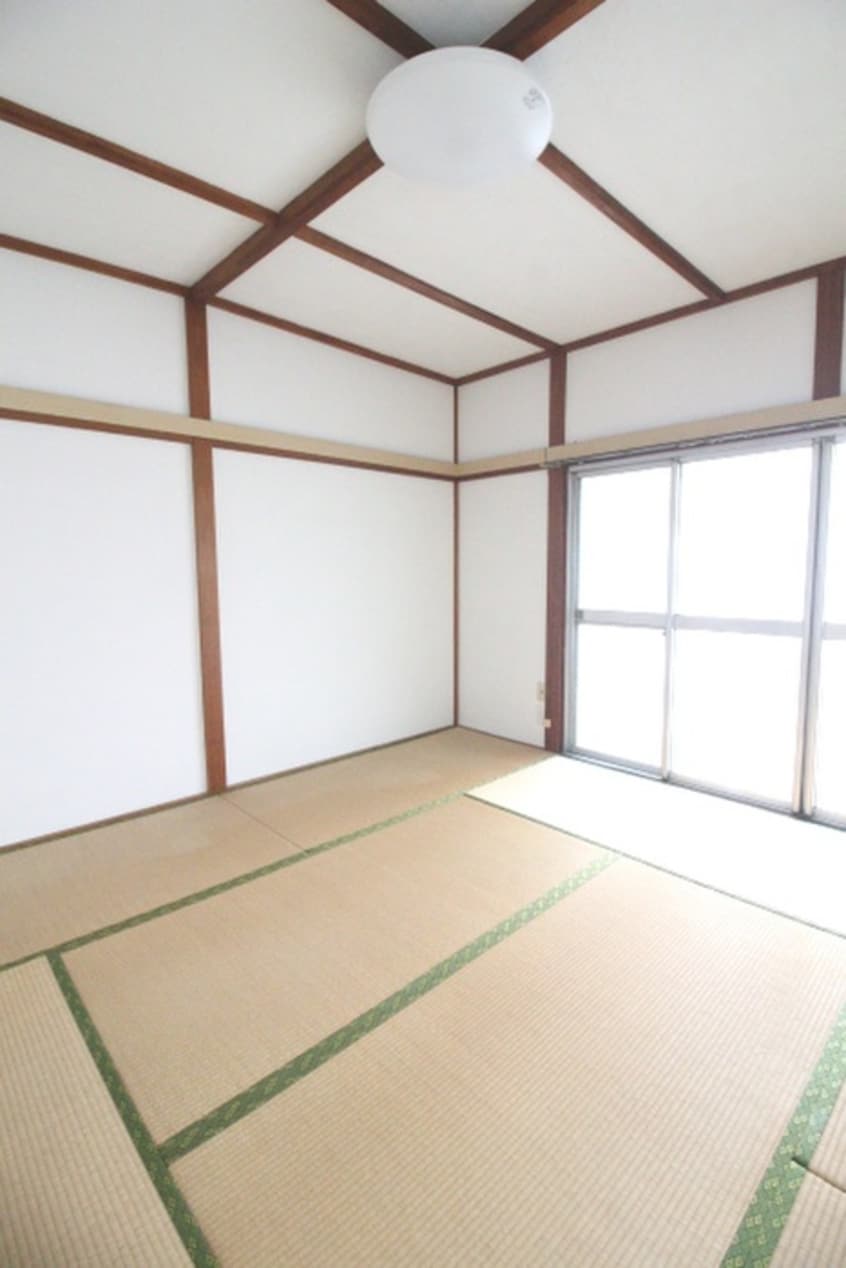 居室 メゾンサユリ