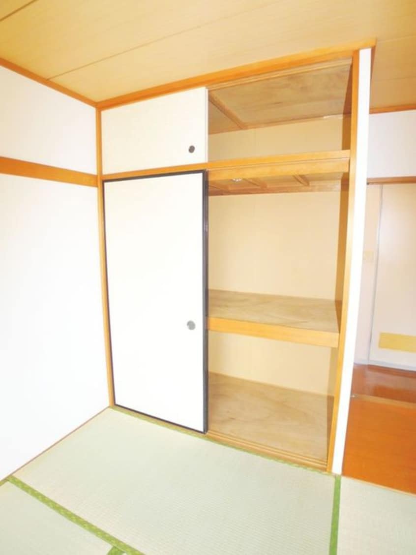 収納 メゾンコムラ