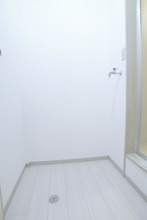 洗濯機置場 メゾンコムラ