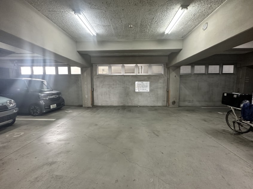 駐車場 ハイ・フラット・ワン