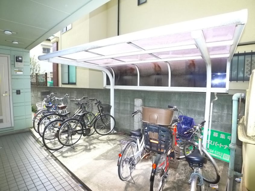 駐輪場 カ－サベルデ