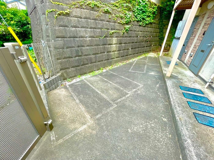 駐輪場 メゾン白幡西町