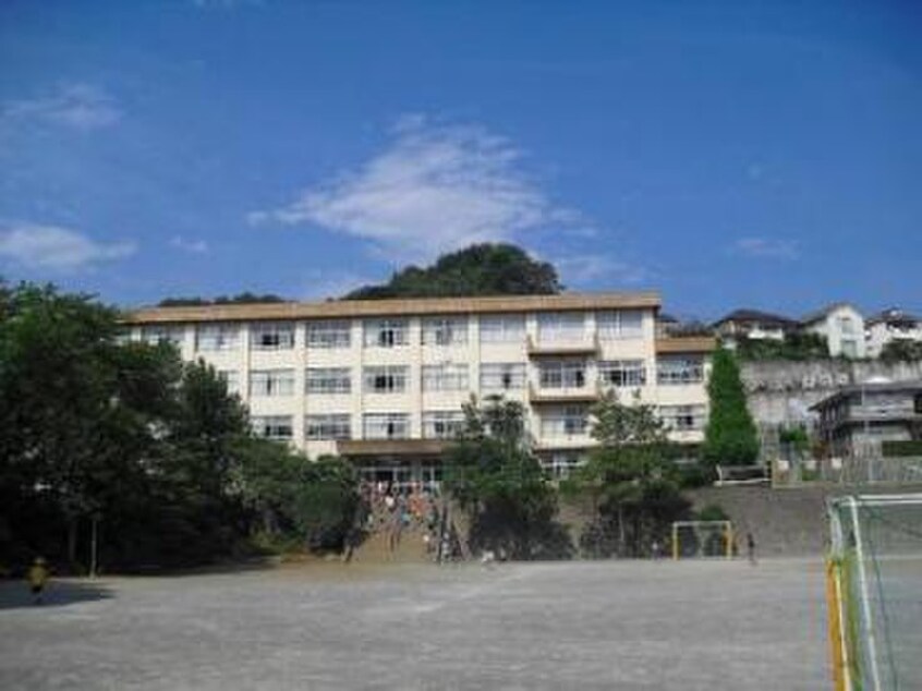 八王子市立山田小学校(小学校)まで394m BELL　WOOD