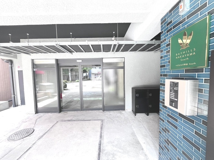 エントランス部分 ベイヒルズ中山South