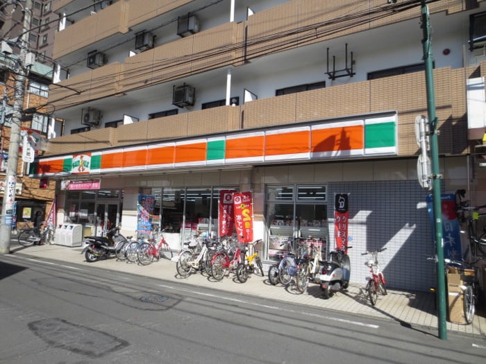 サンクス(コンビニ)まで82m シャンブル南林間