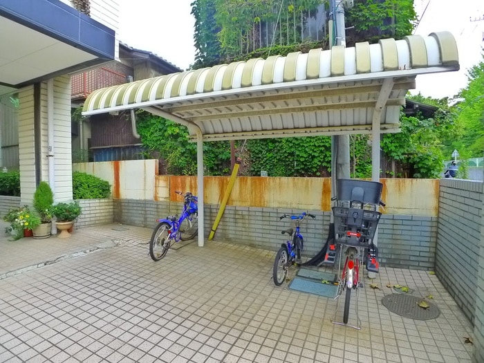 駐輪場 ハイパレス
