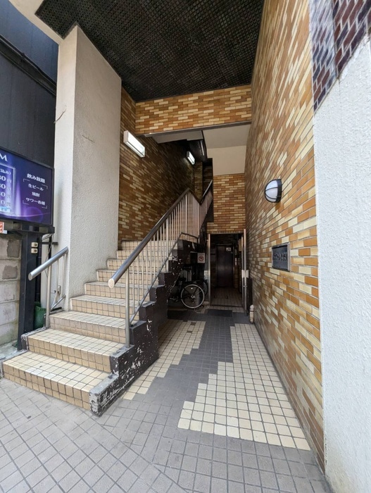エントランス部分 レスポアール久米川（402）
