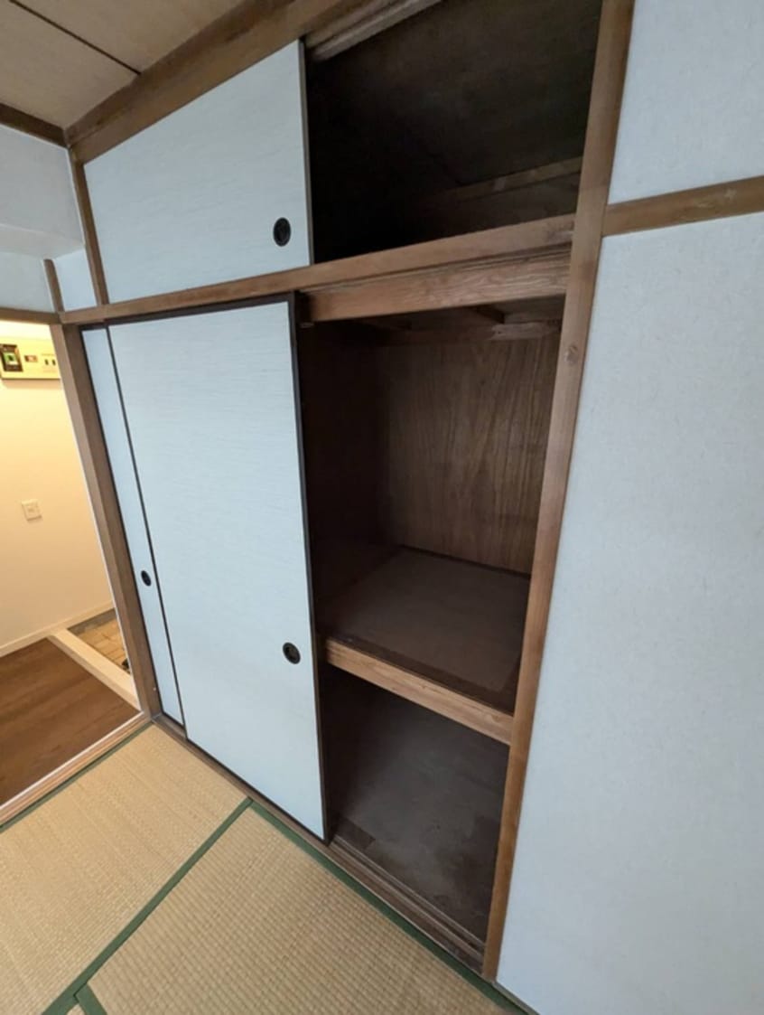 収納 レスポアール久米川（402）