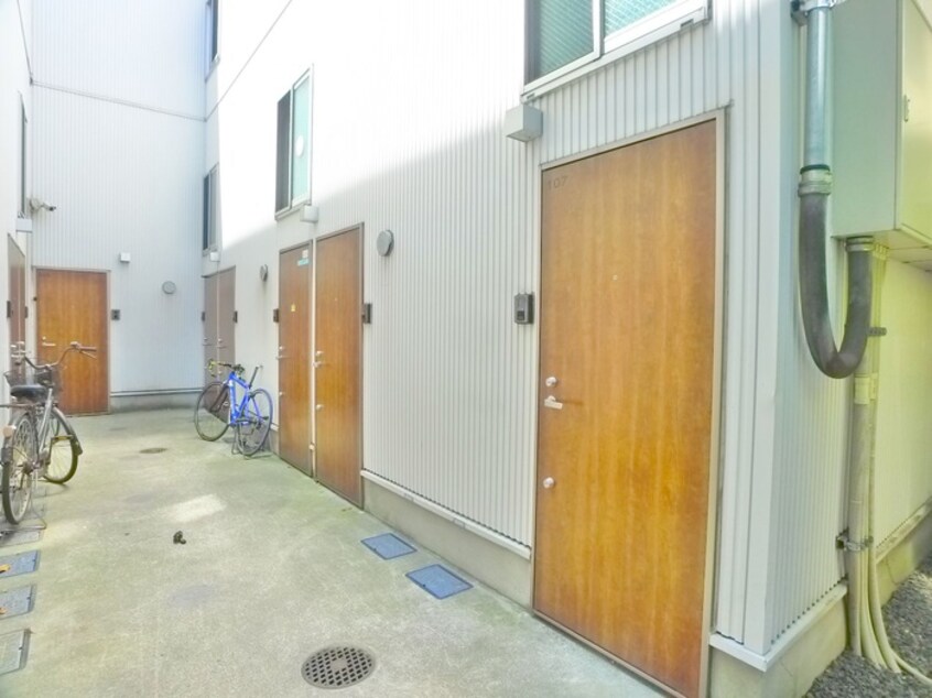 駐輪場 LoFTER