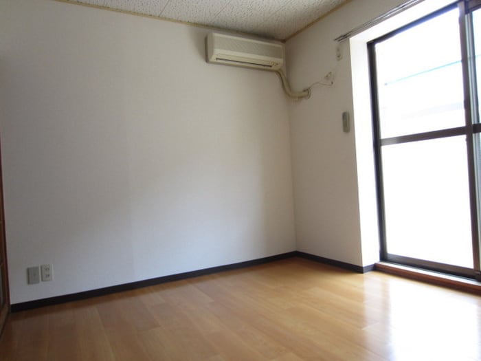 居室 クバラチ－ラ・Ｅ