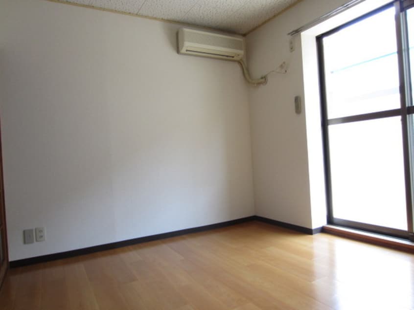 居室 クバラチ－ラ・Ｅ