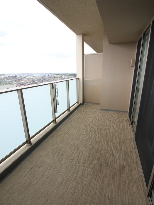 ベランダ・バルコニー ﾘﾋﾞｵﾀﾜｰ小田急相模原(1704)
