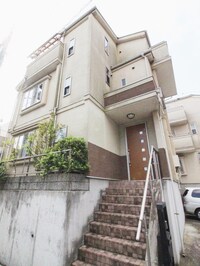 三階建て一軒家