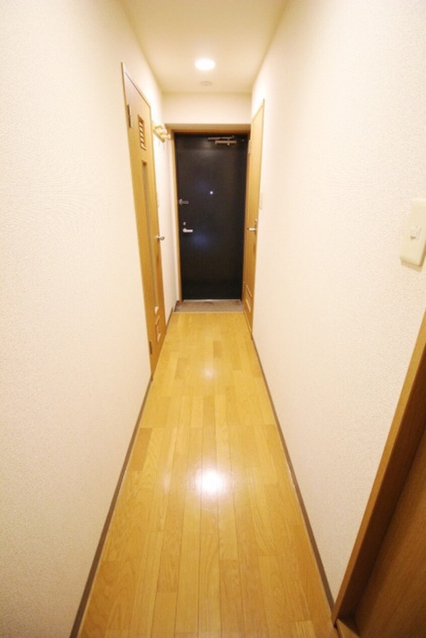 廊下 煉瓦館ＳＨＵＴＴＬＥⅦ