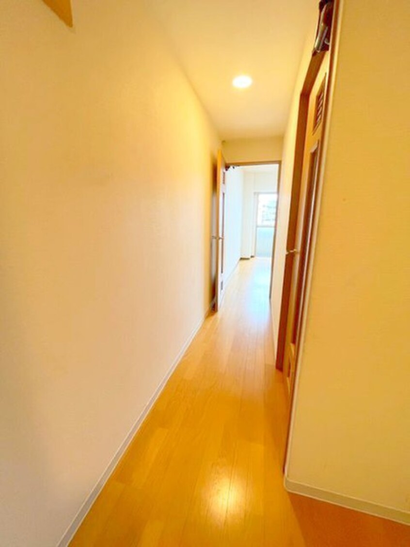 廊下 煉瓦館ＳＨＵＴＴＬＥⅦ