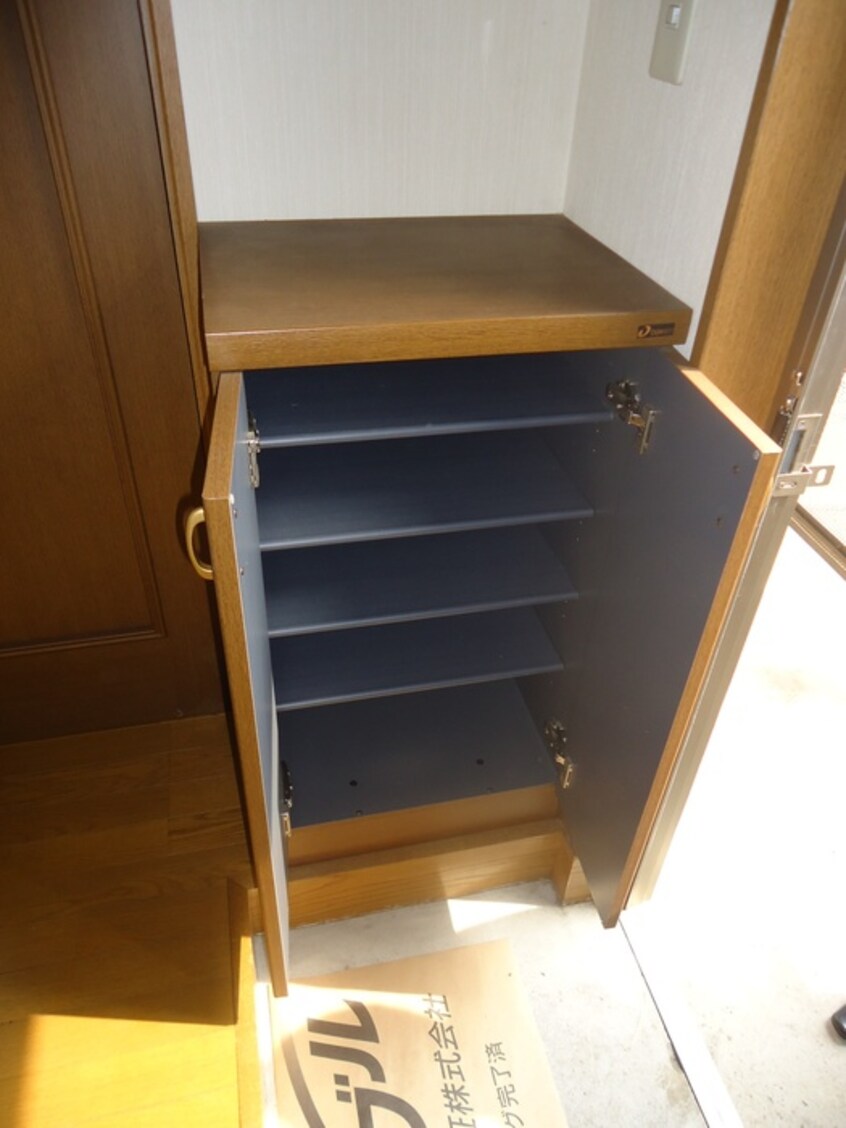 玄関 ハイツ栴檀