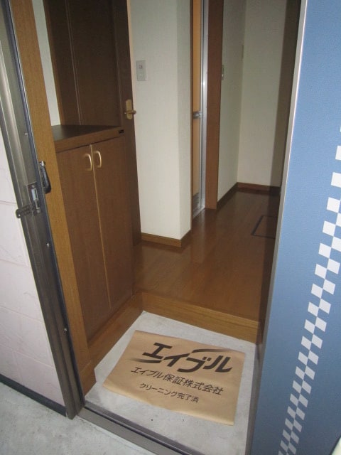 玄関 ハイツ栴檀