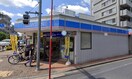 ローソン 世田谷駅北店(コンビニ)まで81m グランデュオ世田谷XI