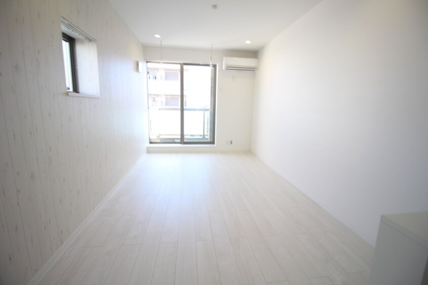 居室 モントレ－ヴィラ