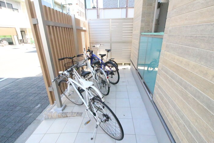 駐輪場 モントレ－ヴィラ