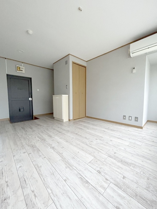 居室 寿々川ビル