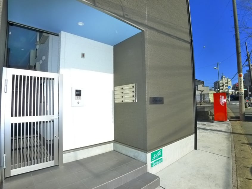 エントランス部分 レインボー