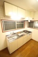 キッチン シャ－レ－シバタ