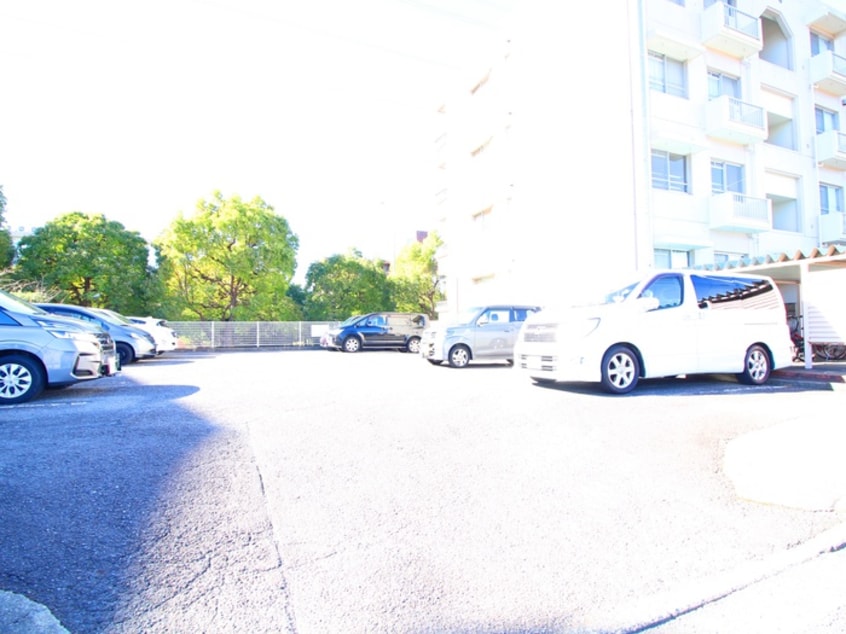 駐車場 パインクレスト１番館