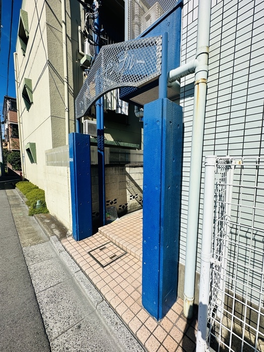 エントランス部分 ハイツファインブル－