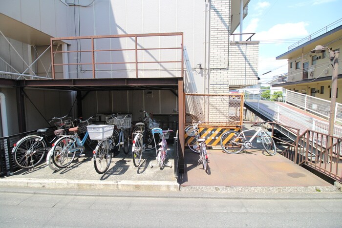 駐輪場 カトウハイツ日野坂