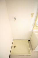 洗濯機置場 カトウハイツ日野坂