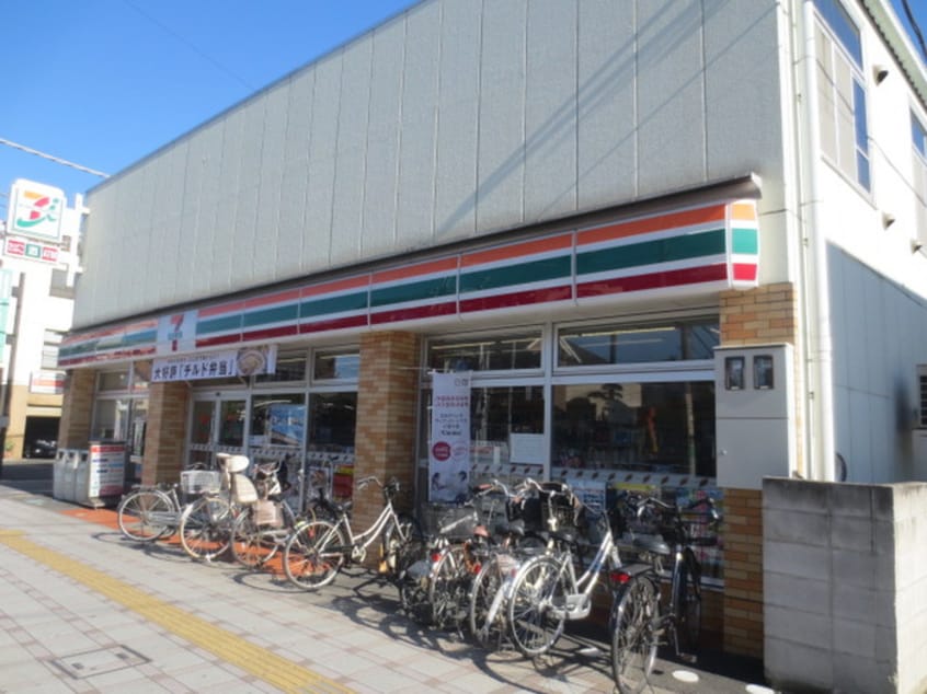 セブンイレブン(コンビニ)まで228m Fiorire