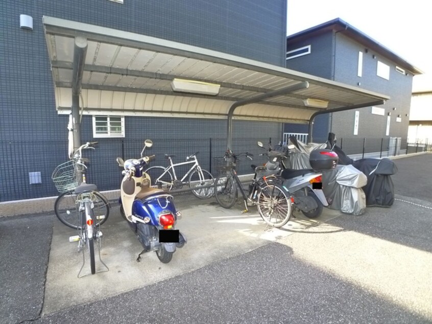 駐輪場 グランビスタ伍番館
