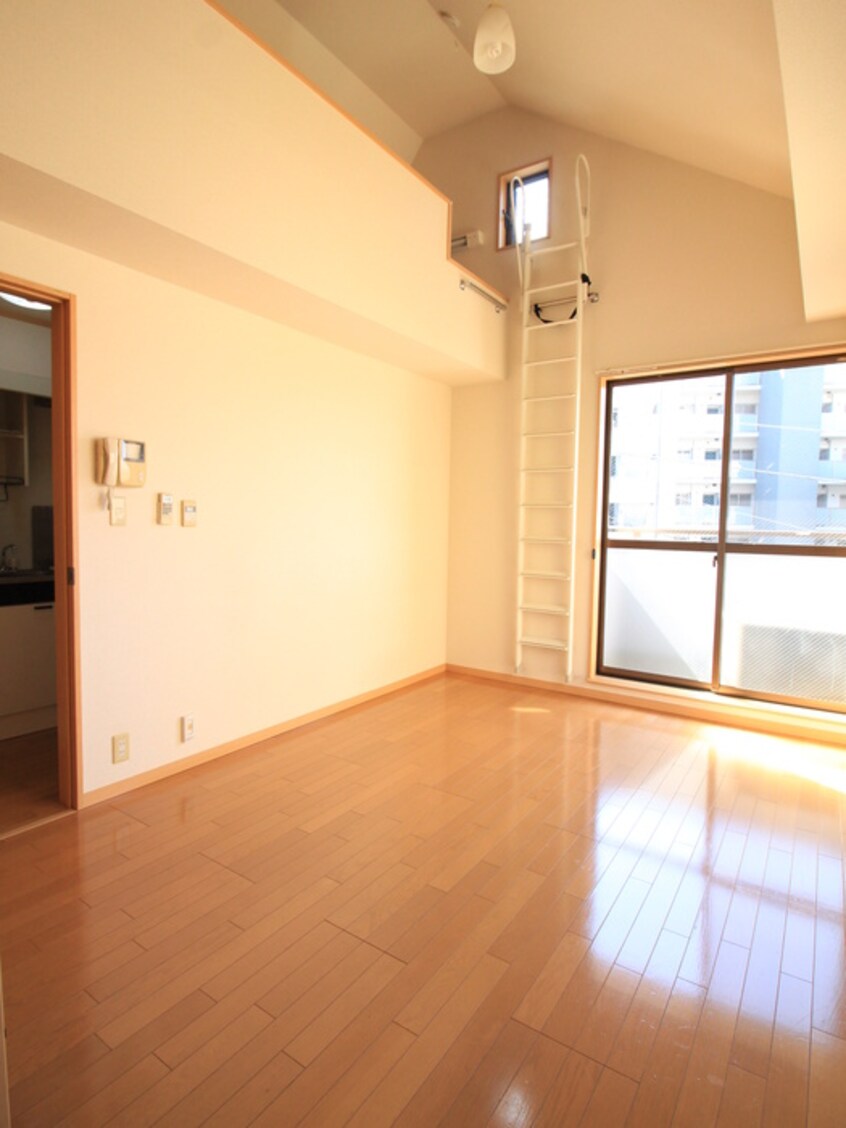 居室 APARTMENT OKAZAWA