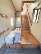 玄関 朝日６丁目戸建