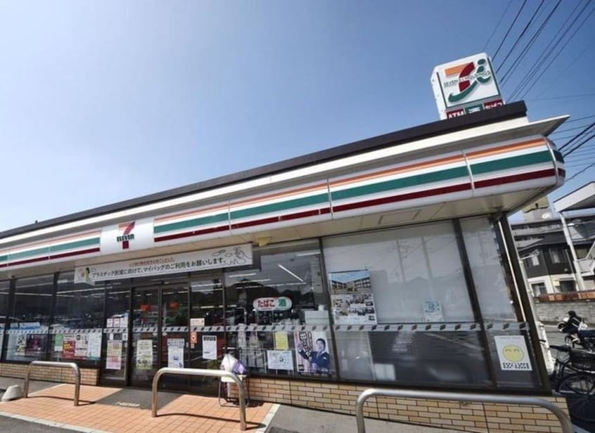 セブンイレブン(コンビニ)まで250m MILLE　TWA　氷川町